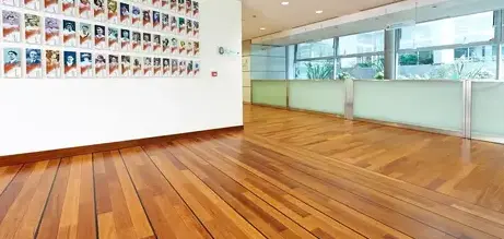 parqueteur à Concarneau - image 3