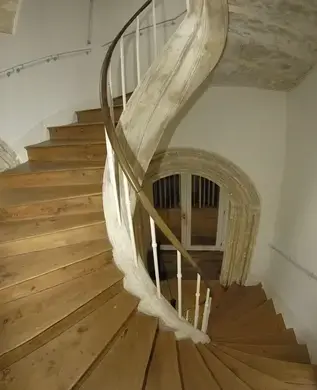 rénovation d'escaliers en bois à Landivisiau - image 4